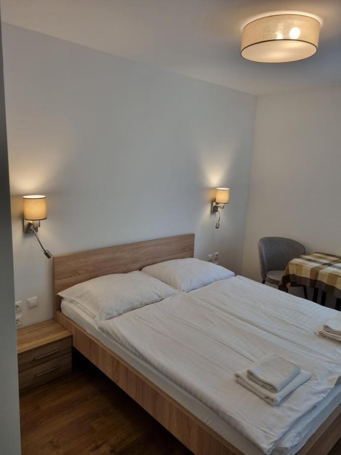 Ádám Apartmanház Siófok Habitación foto