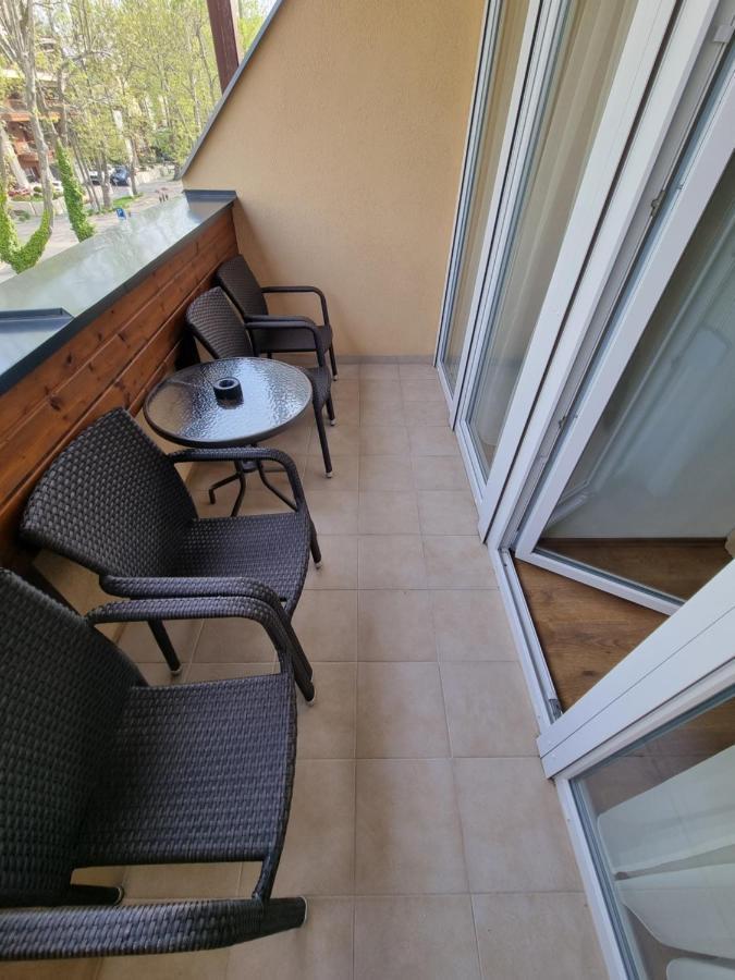 Ádám Apartmanház Siófok Exterior foto