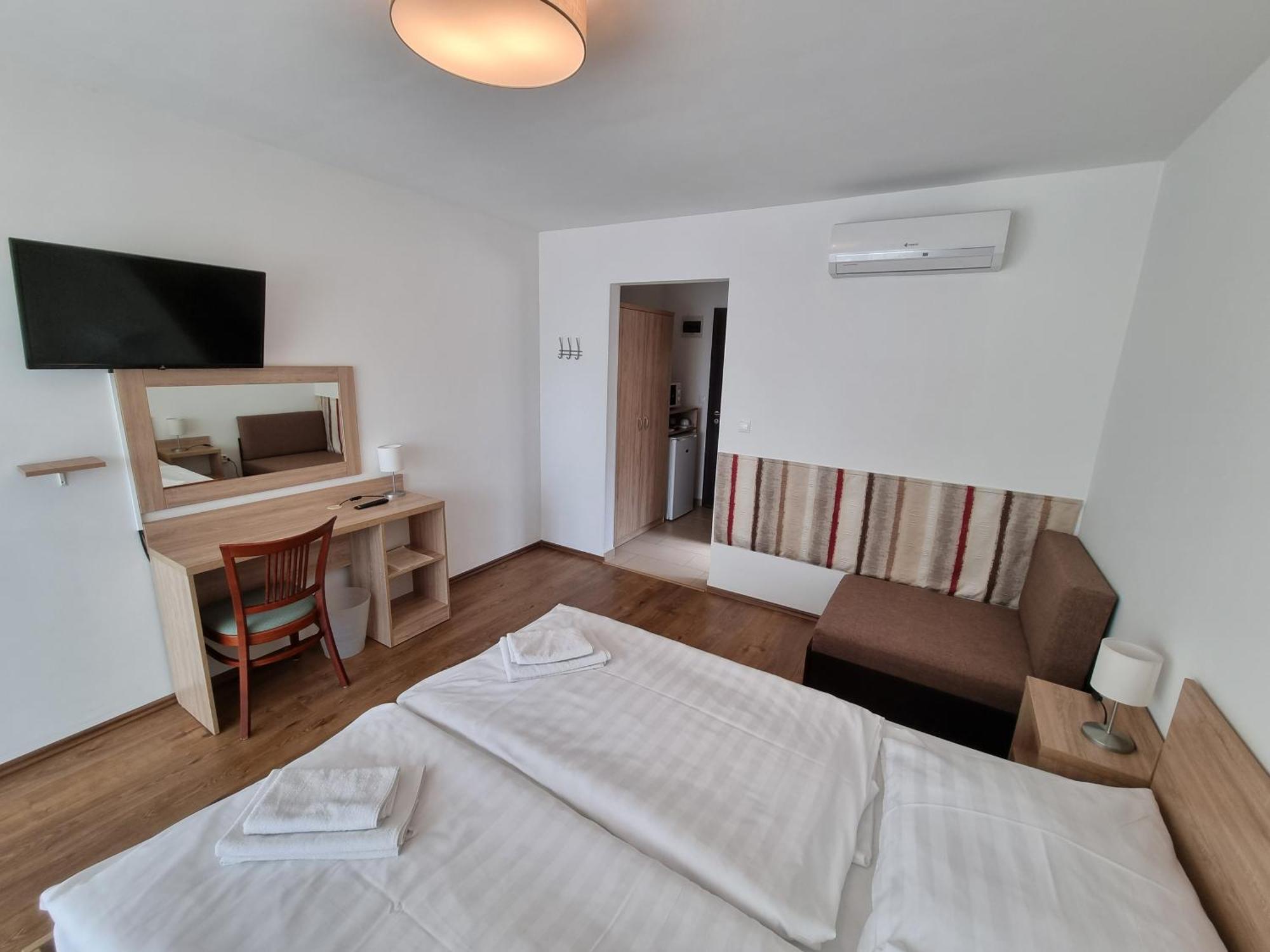 Ádám Apartmanház Siófok Habitación foto