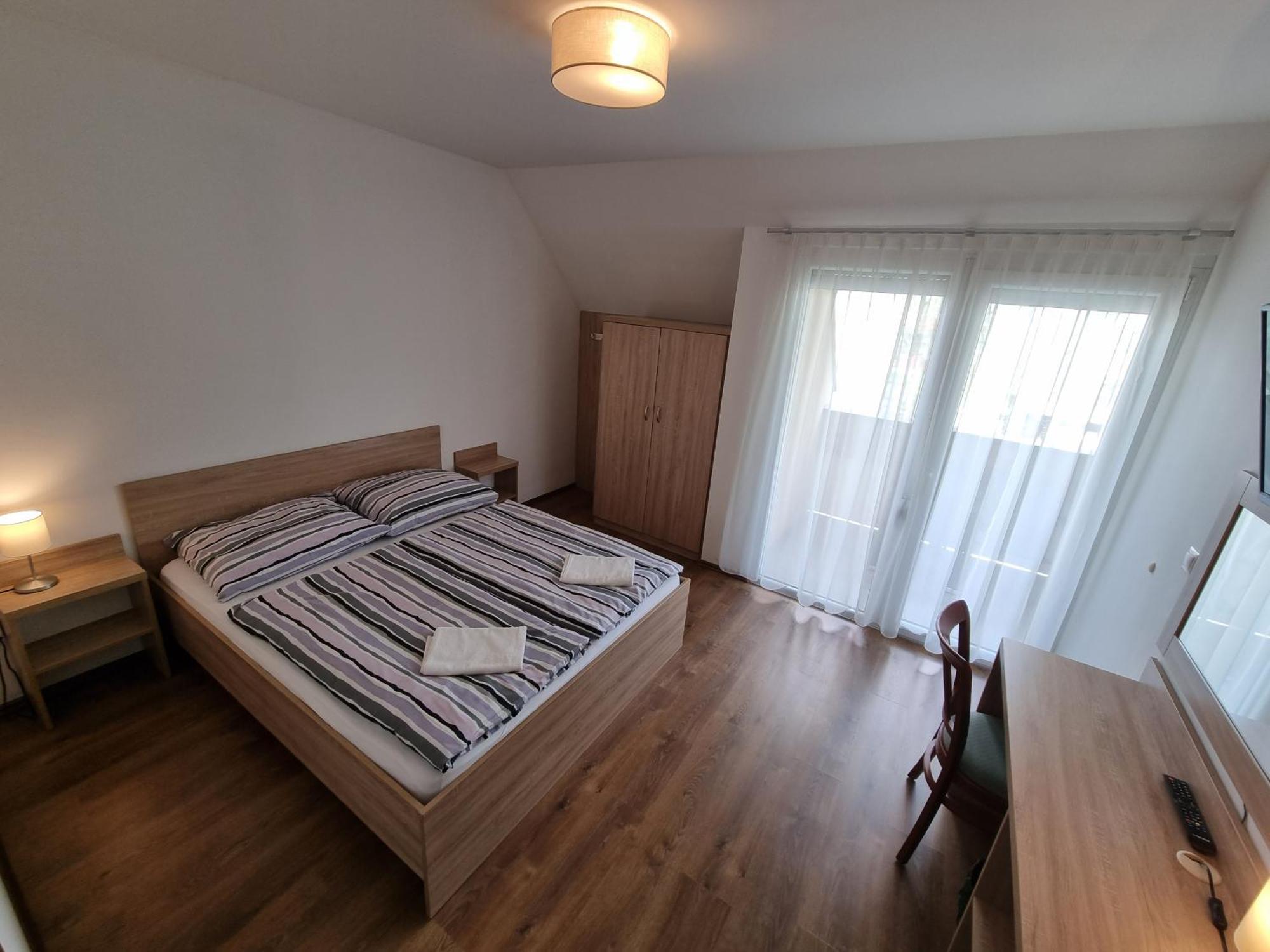 Ádám Apartmanház Siófok Habitación foto