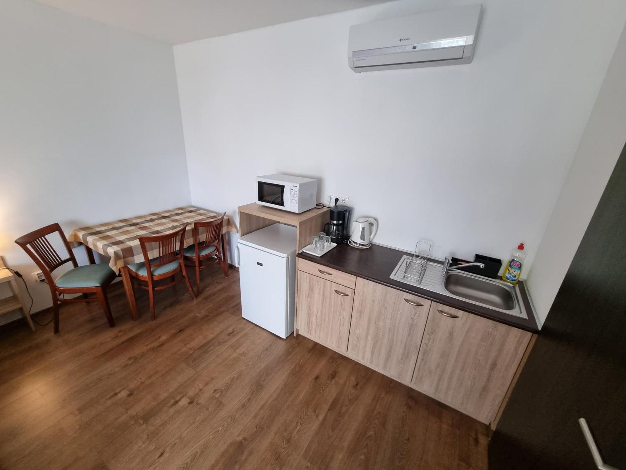 Ádám Apartmanház Siófok Habitación foto