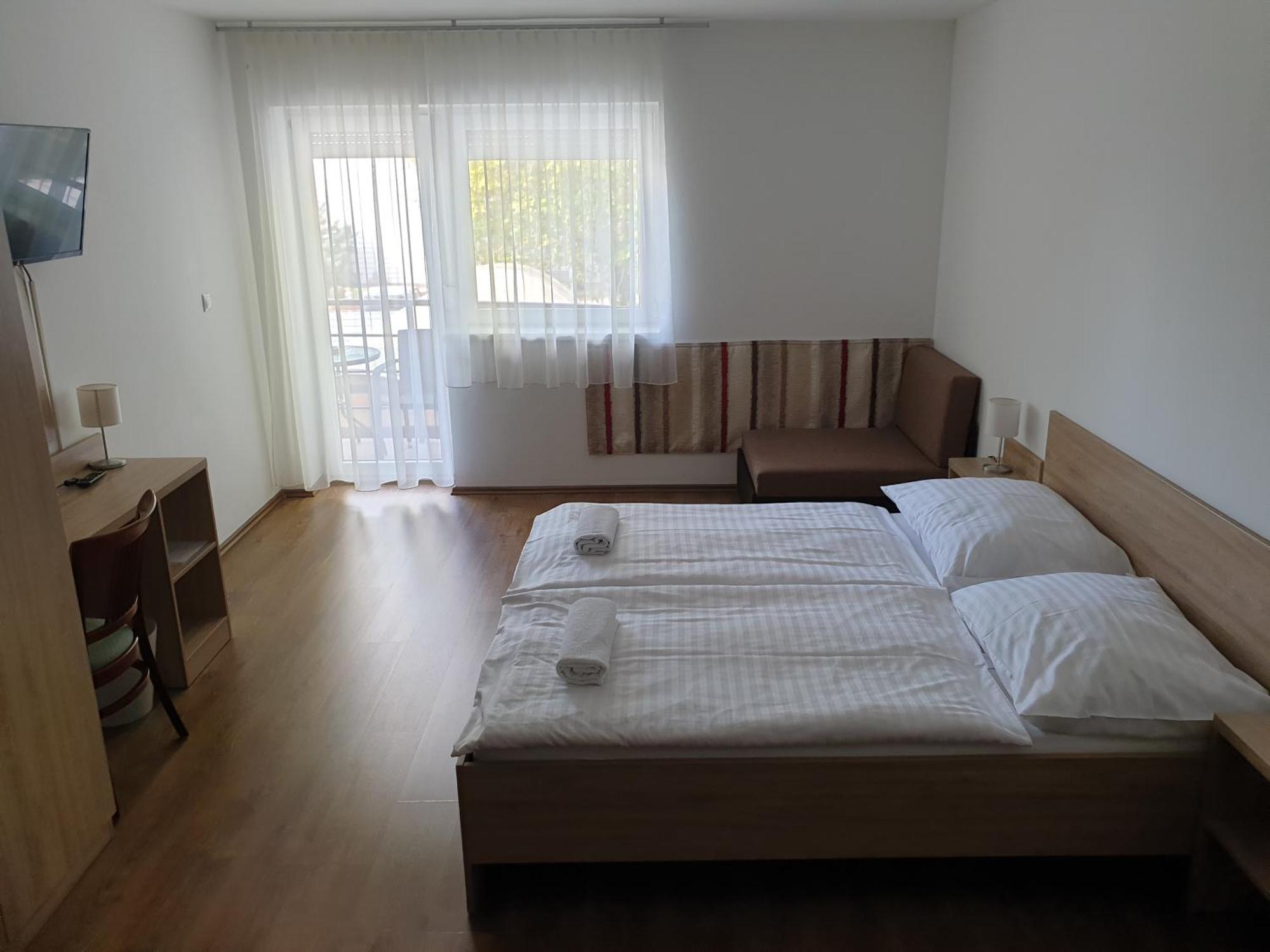 Ádám Apartmanház Siófok Habitación foto