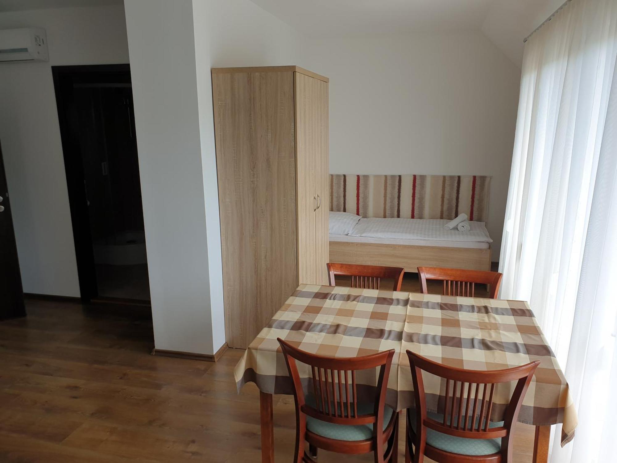Ádám Apartmanház Siófok Habitación foto