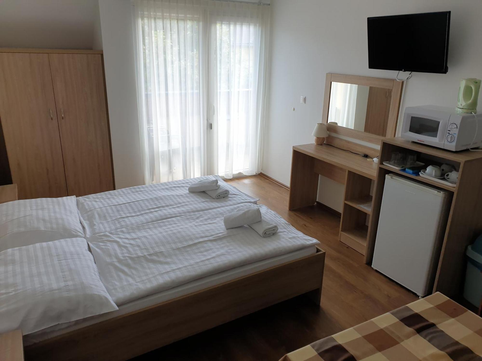 Ádám Apartmanház Siófok Habitación foto