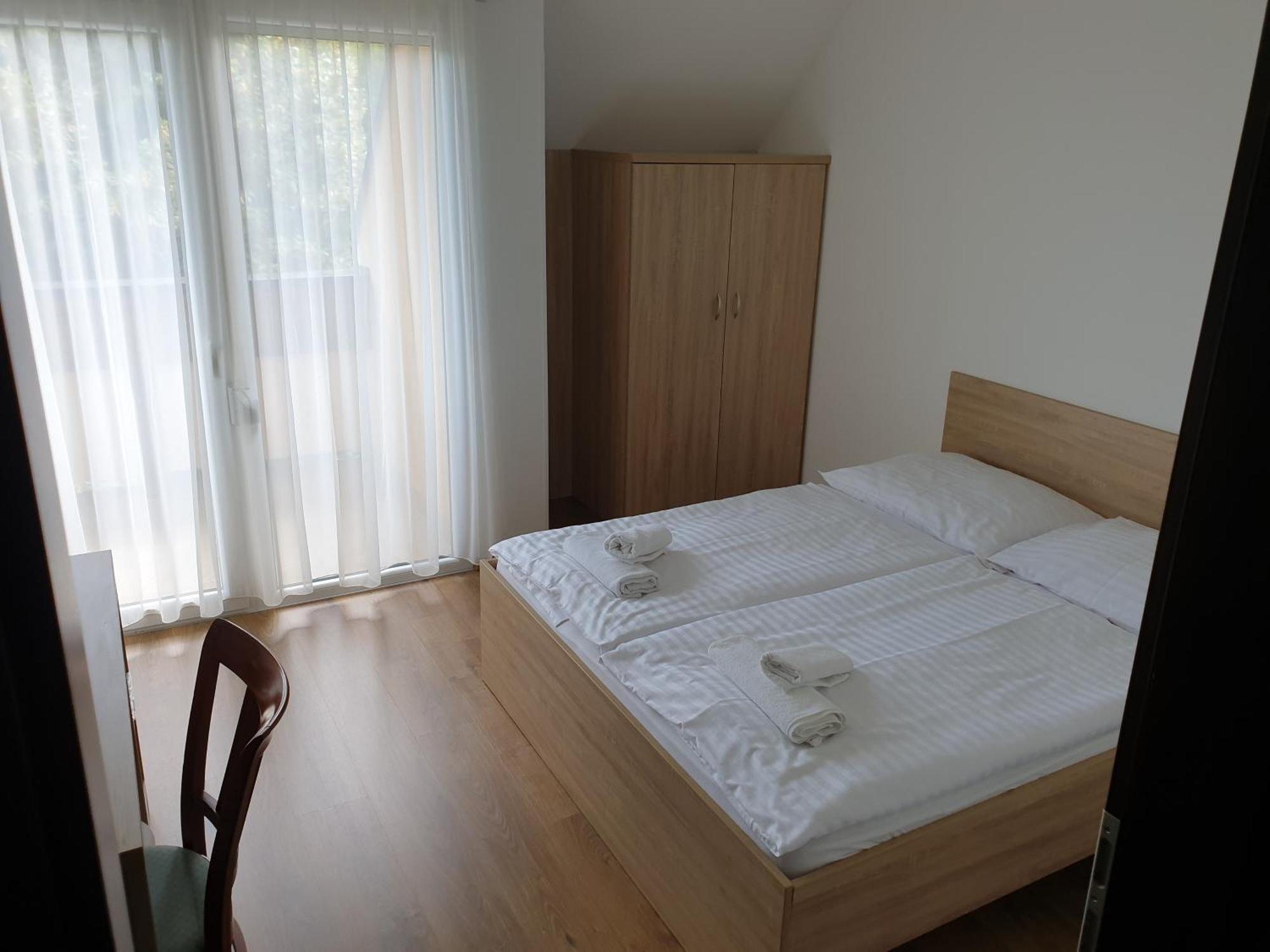 Ádám Apartmanház Siófok Habitación foto