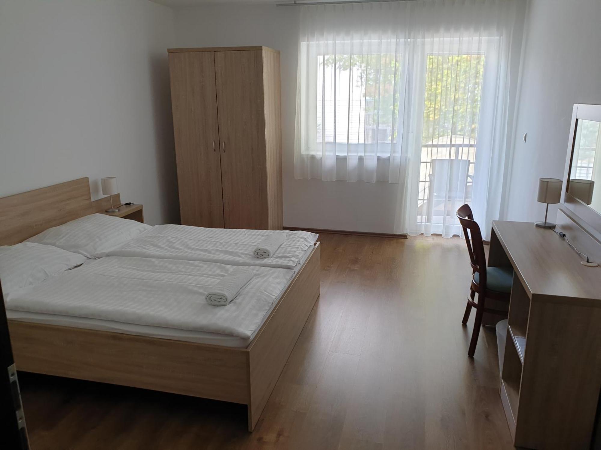 Ádám Apartmanház Siófok Habitación foto